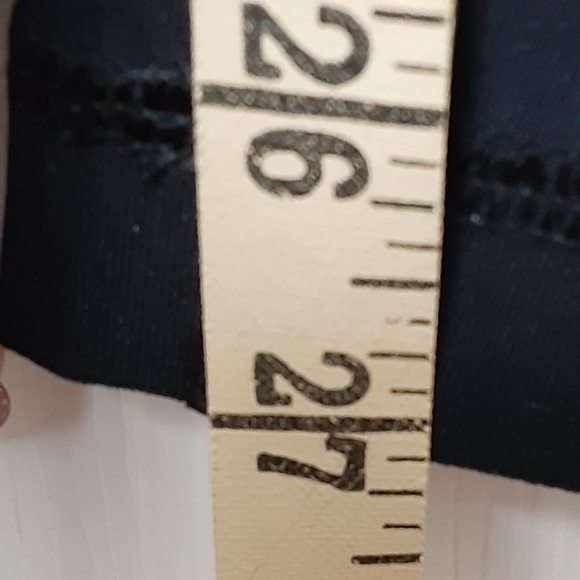 NWT 90 Degree Cutout Black Leggings Size M - Picture 12 of 13